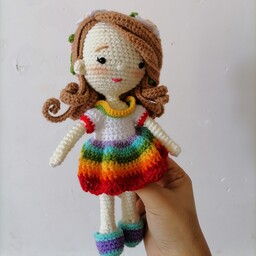 عروسک دستبافت  دختر با لباس رنگین کمانی ارسال رایگاااان 