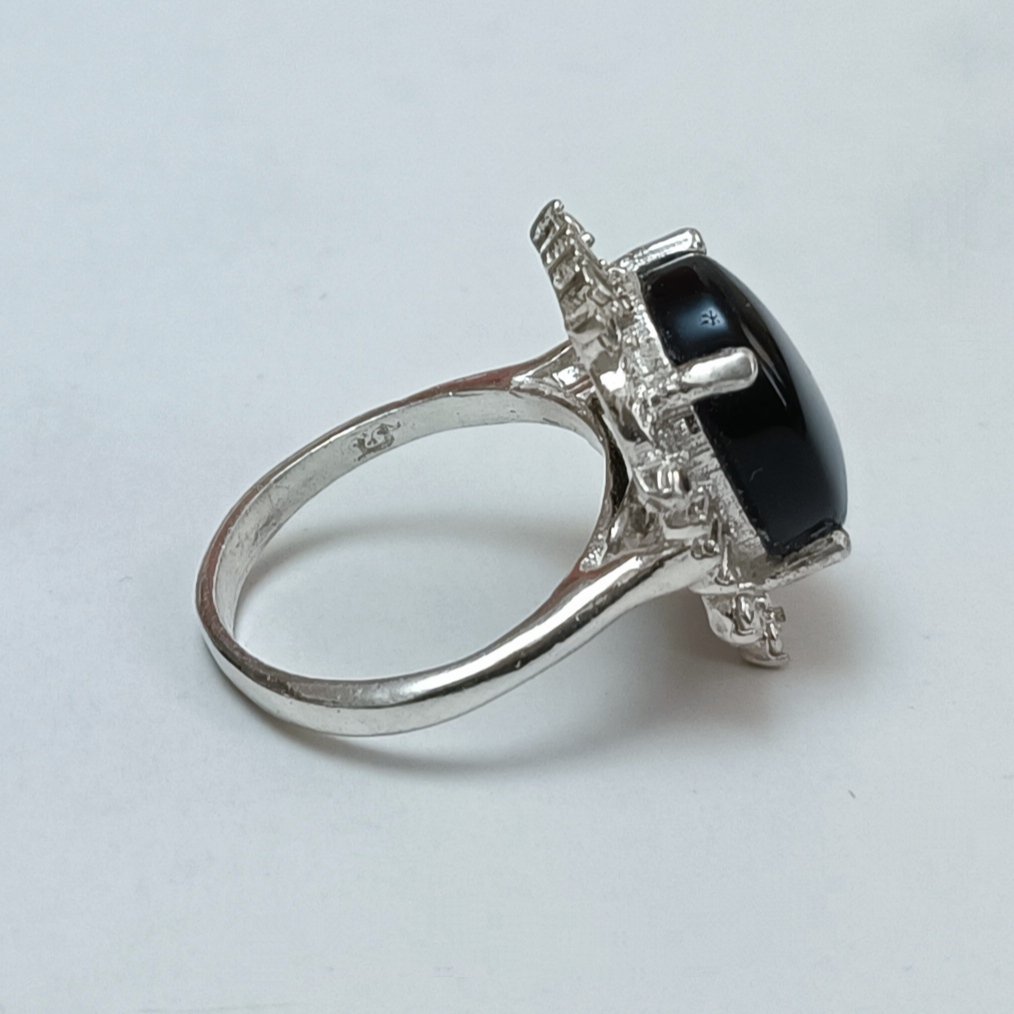 انگشتر نقره زنانه با نگین جزع بسیار زیبا و با کیفیت  کد 493