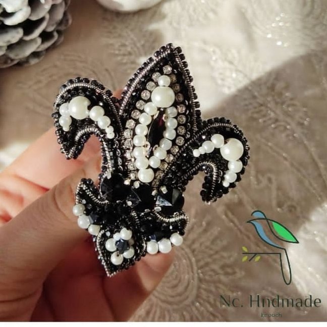 گلسینه طرح کلاسیک مشکی سفید 