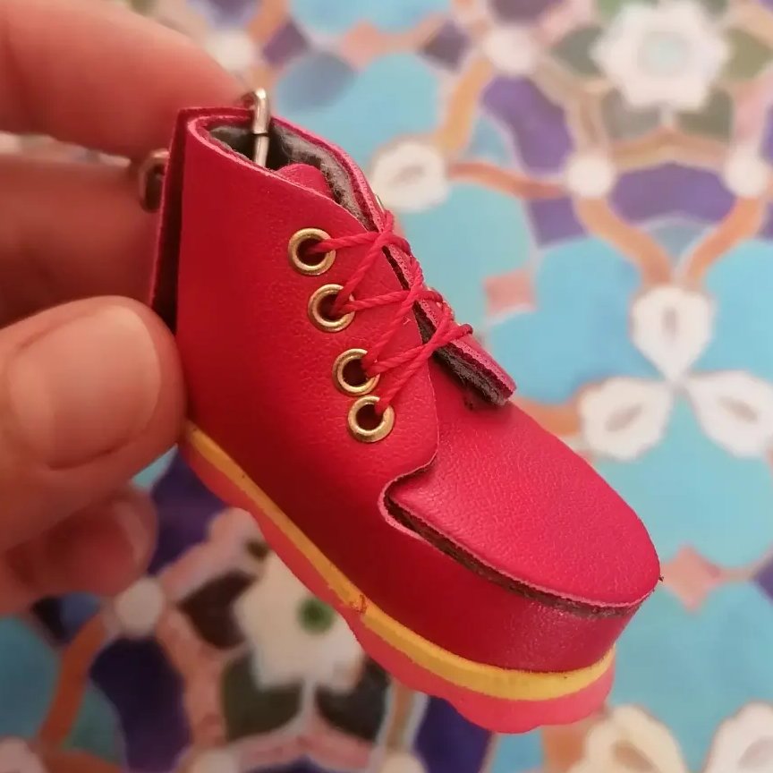 دسته کلید کفش جذابمون خیالی شیک وبا مزه هستنترکیبی از فوم وچرم