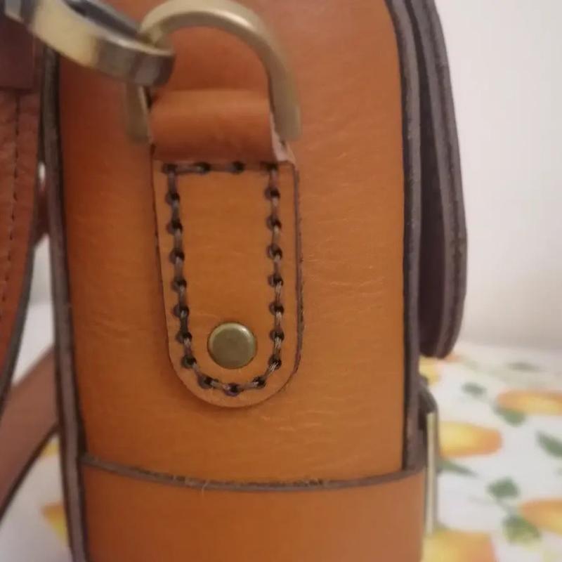 کیف دوشی زنانه بسیار زیبا در رنگهای مختلف چرم درجه 1 وکاملا دست دوز 