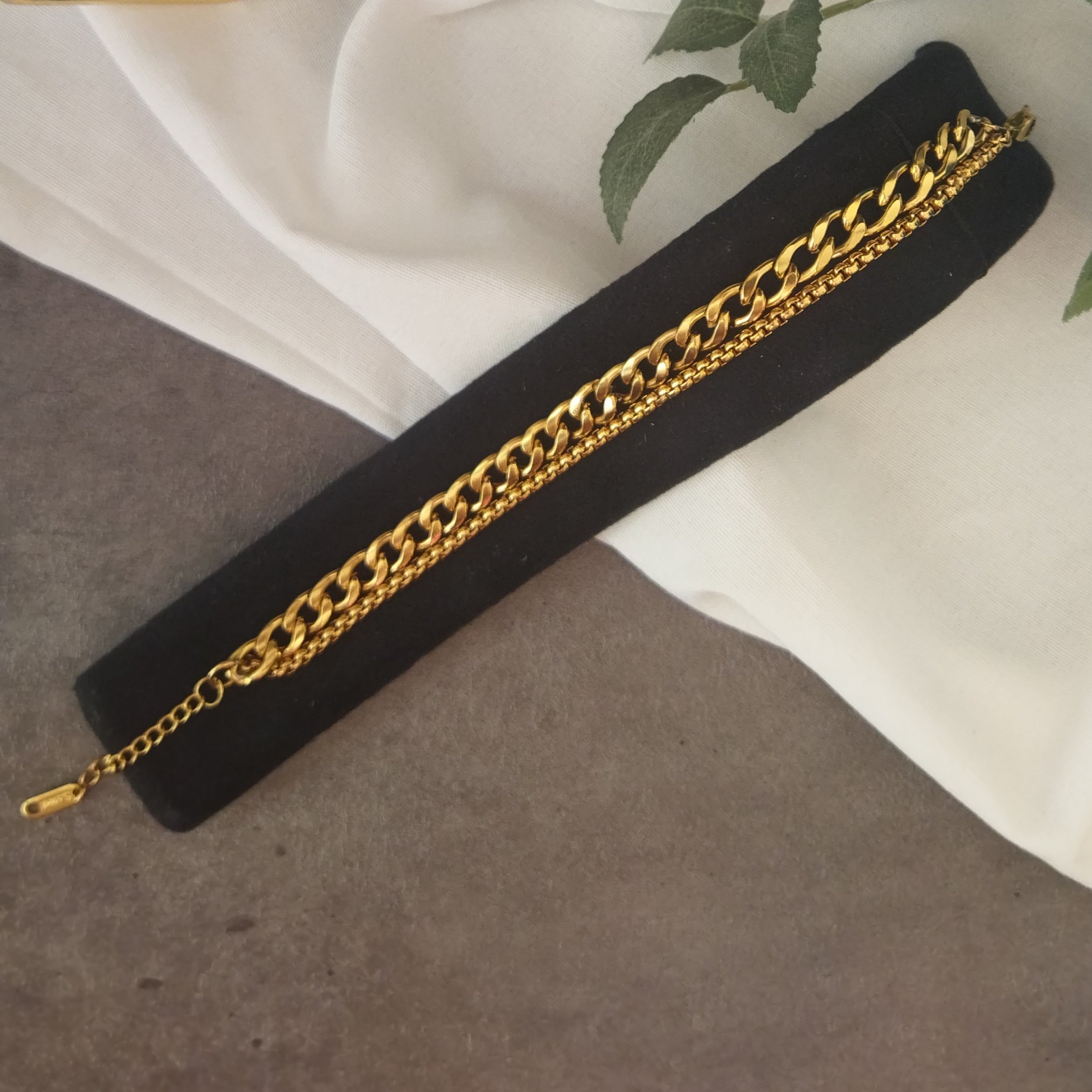 دستبند زنانه دو رج با زنجیر کارتیه و زنجیر رولو استیل 