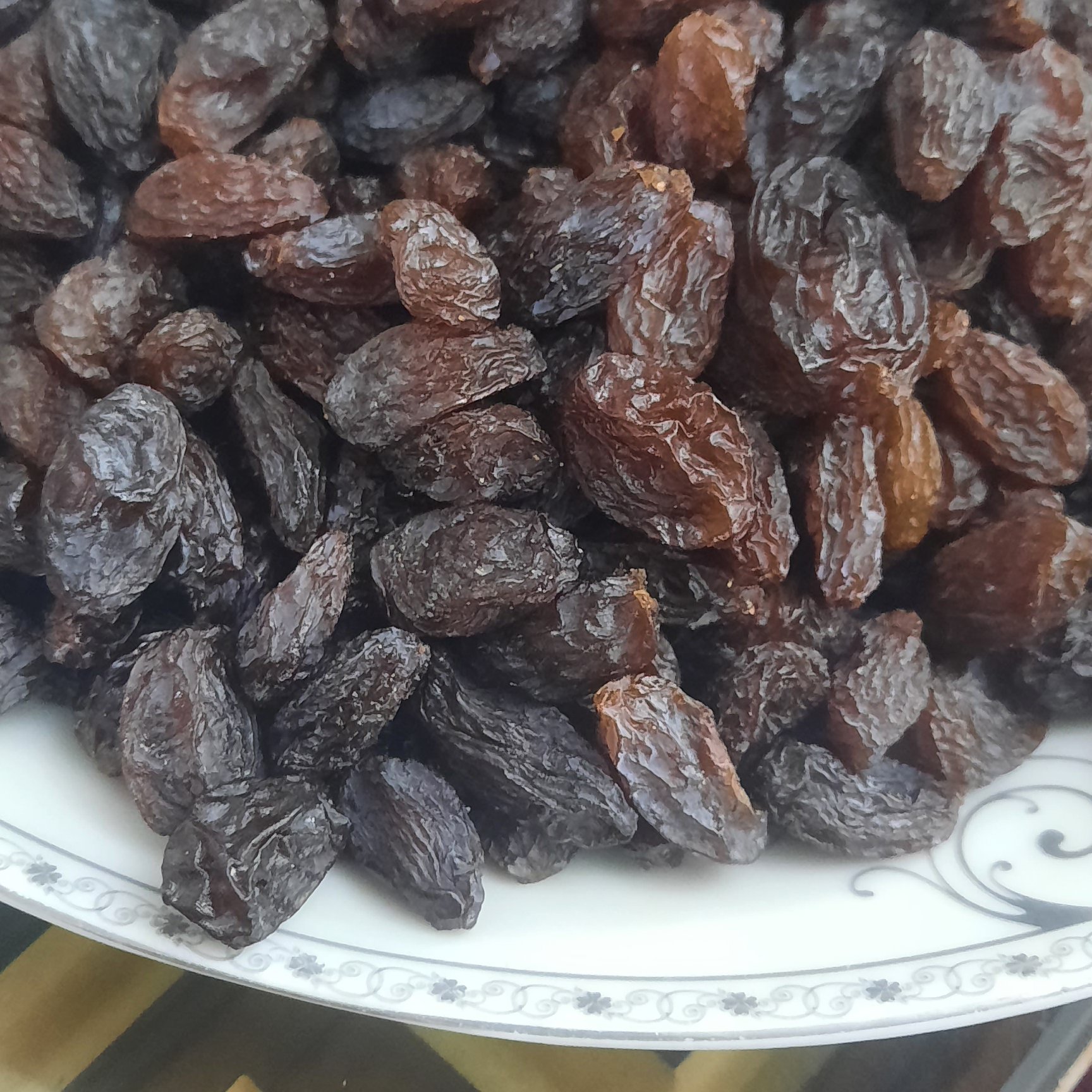 مویز ایرانی هسته دار گوشتی تازه و تمیز شده 500 گرمی