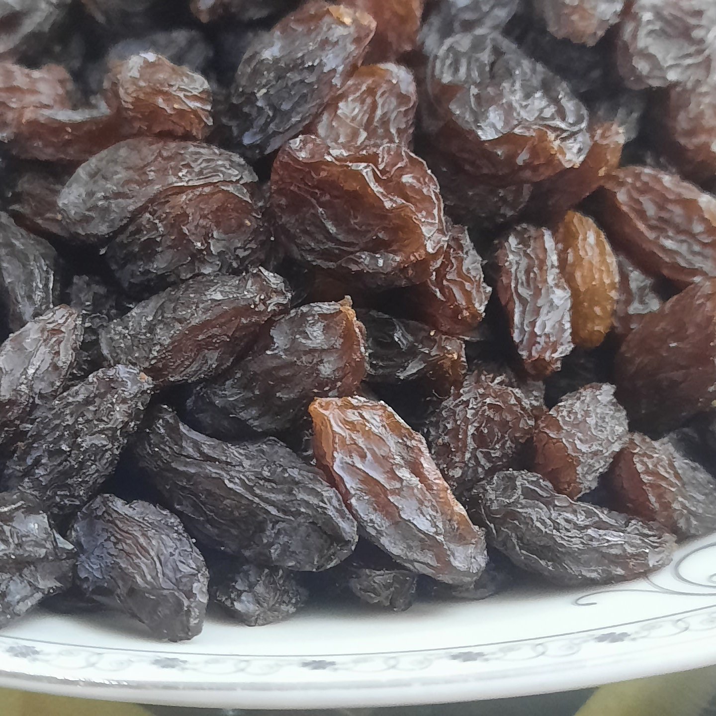 مویز ایرانی هسته دار گوشتی تازه و تمیز شده 500 گرمی