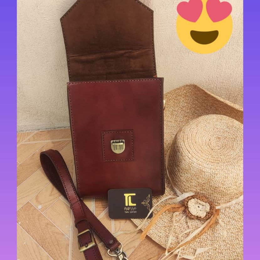 کیف حمایلی چرم طبیعی ودست دوز تیاراچرم مشهد