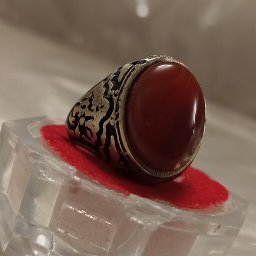 انگشتر نقره عقیق سرخ طوق دار اصل معدنی زیبا . 