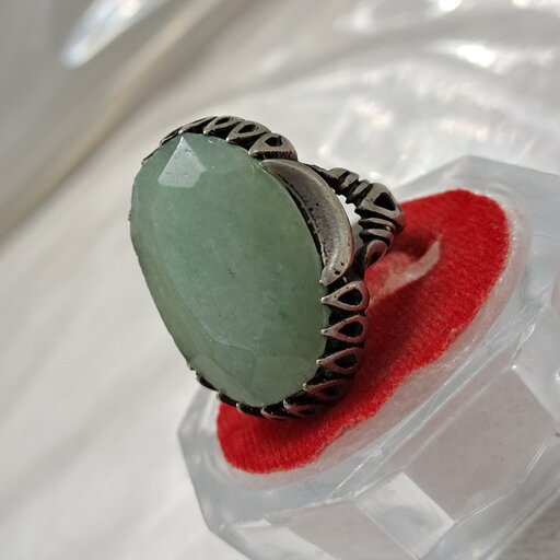 انگشتر نقره یشم سبز الماس تراش اصل معدنی زیبا 