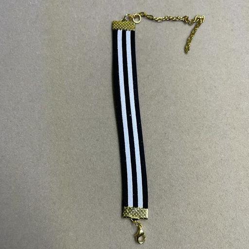 دستبند تریشه چرمی دل ساده و سیاه و سفید با زنجیر قابل تنظیم