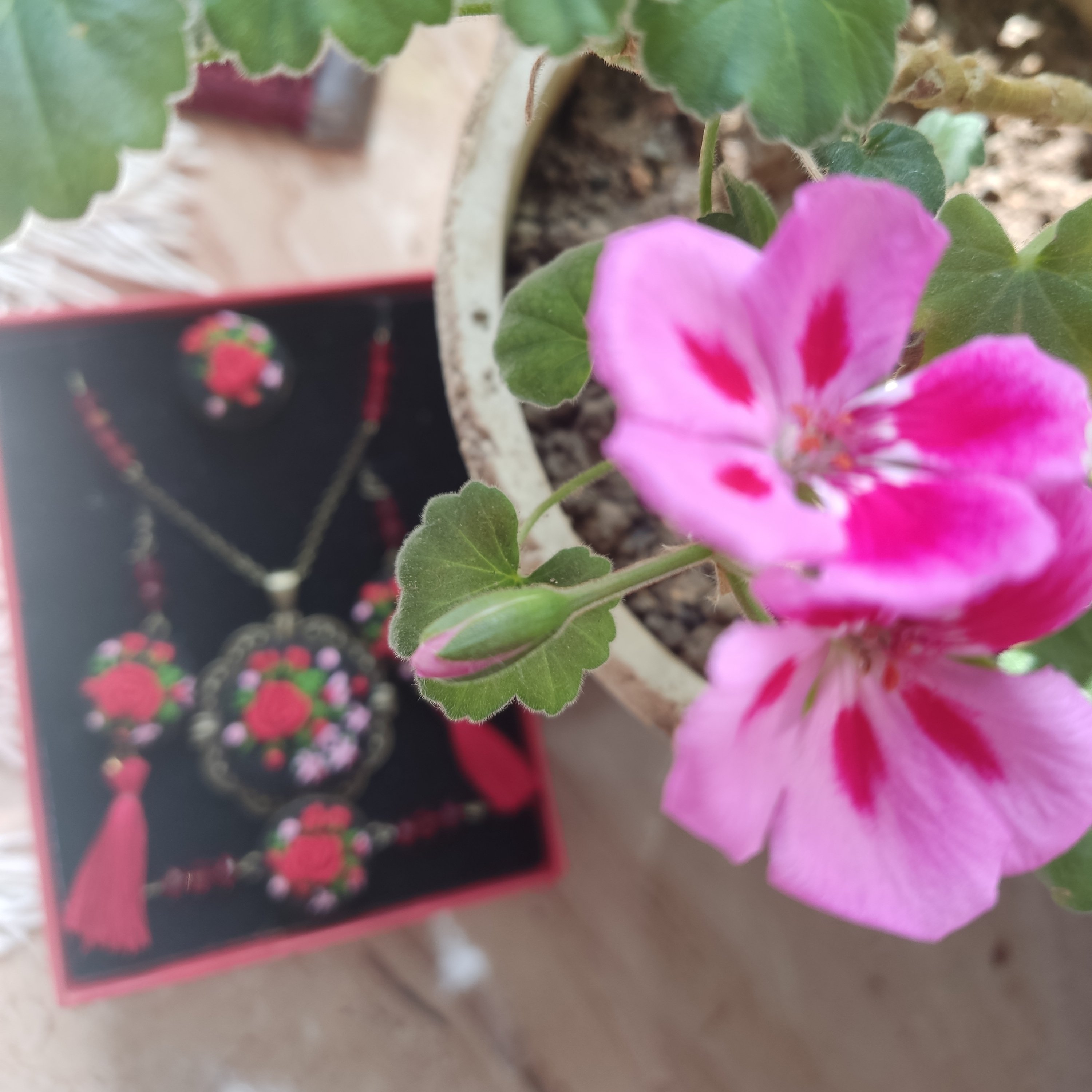 ست کامل زیورآلات گلدوزی شده