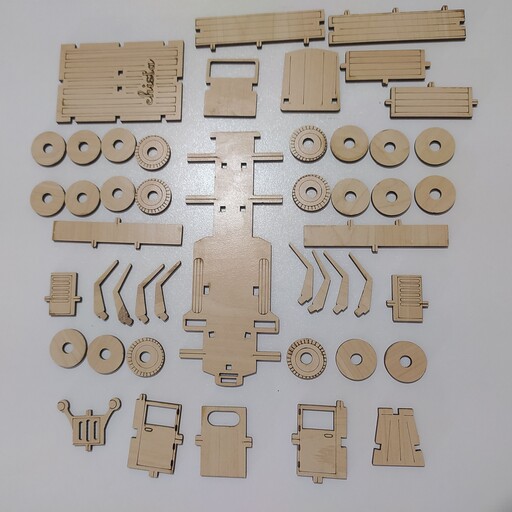 کامیون چوبی دکوری و اسباب بازی با قابلیت فروش جدا از هم یا ساخته شده