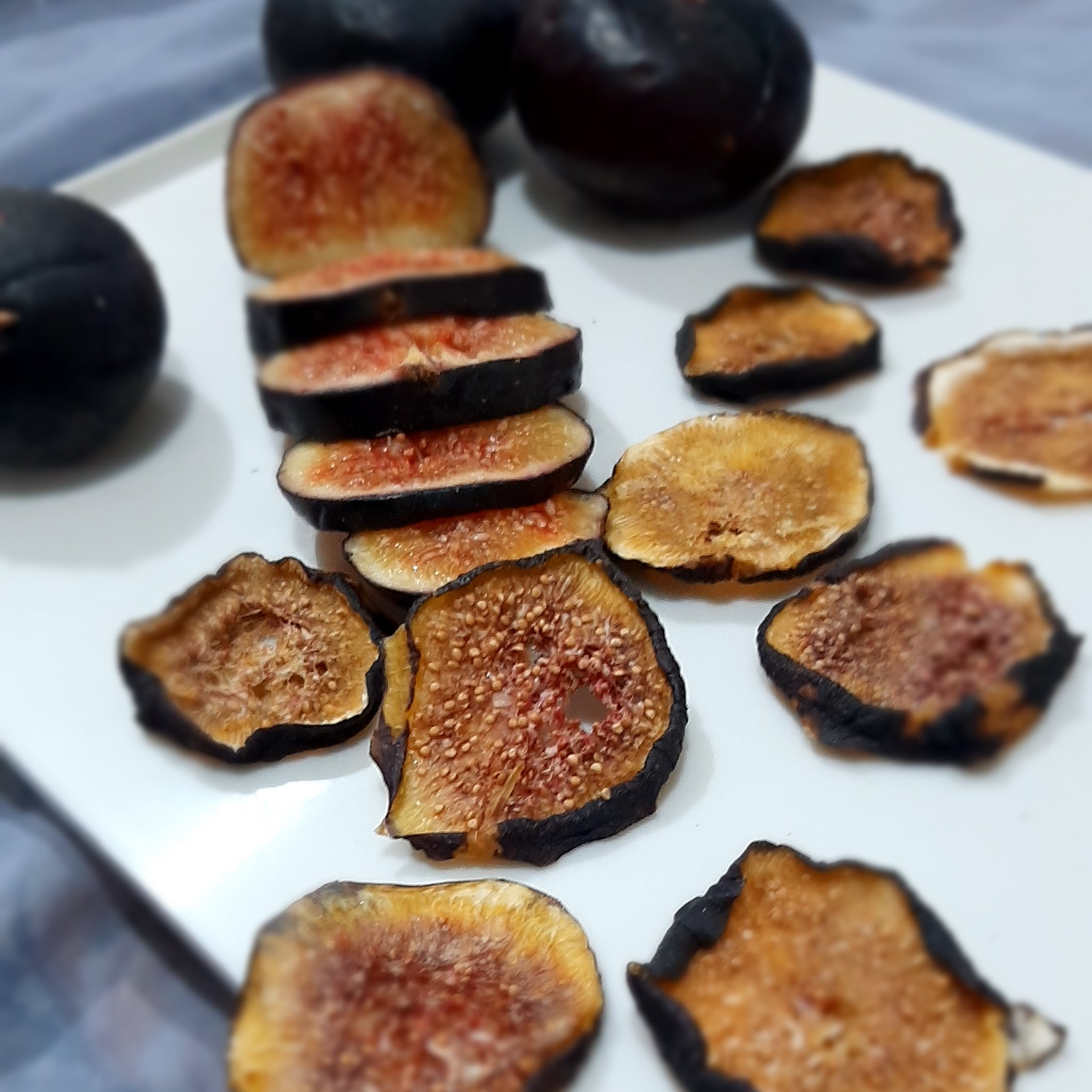 انجیر خشک سیاه اسلایس 500 گرمی درجه یک 