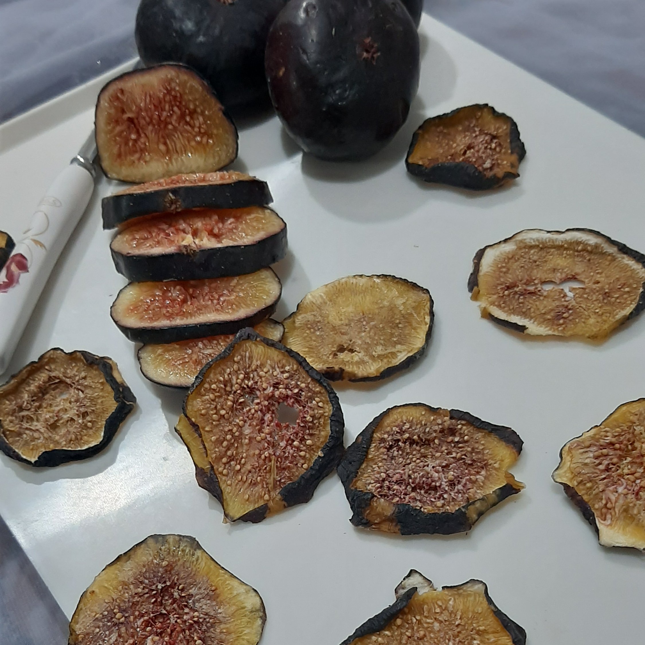 انجیر خشک سیاه اسلایس 500 گرمی درجه یک 