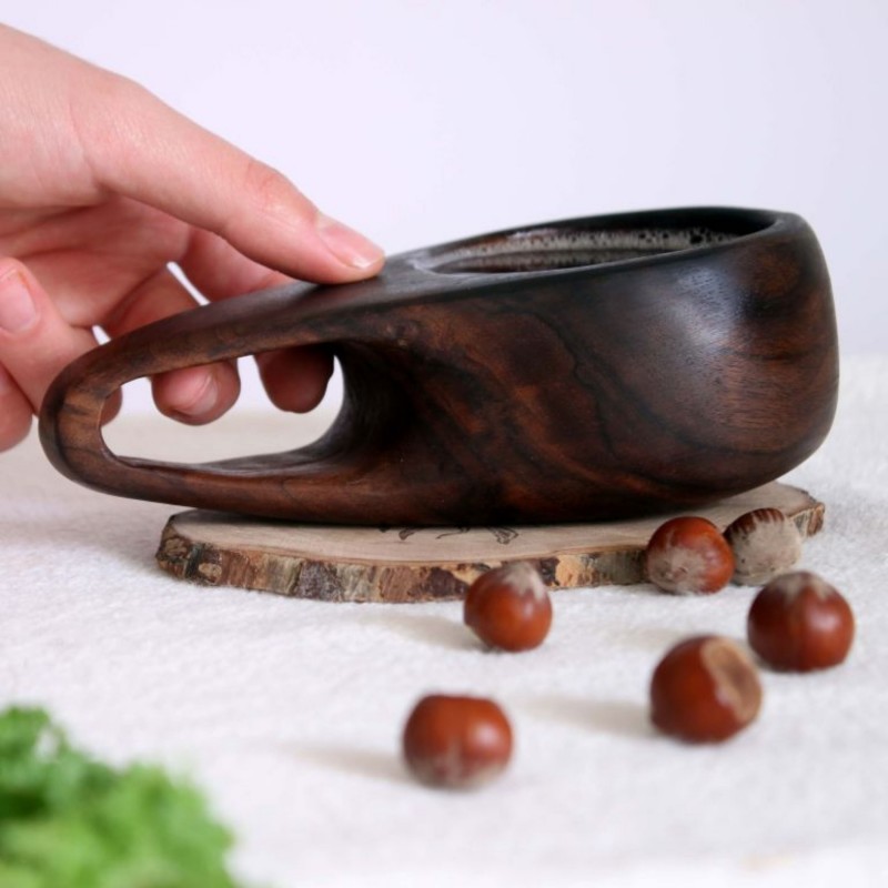 کوکسا  دستساز چوبی با طرح آرتمیس . ماگ چوبی . لیوان چوبی.ماگ