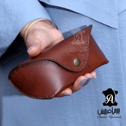 کیف عینک چرم طبیعی کاملا دست دوز