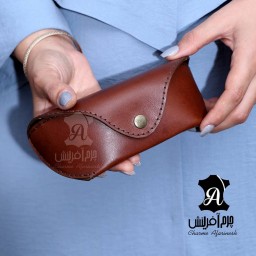 کیف عینک چرم طبیعی کاملا دست دوز