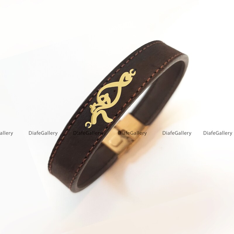 دستبند چرم سمانه با پلاک نقره با آبکاری طلا 18 عیار و چرم طبیعی