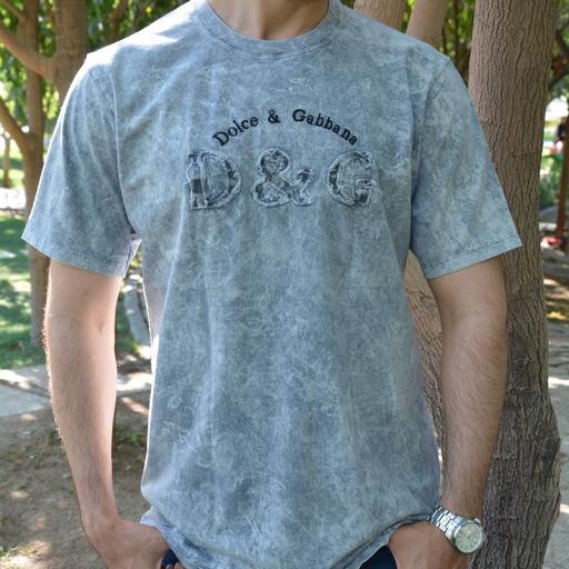 تی شرت آستین کوتاه مردانه سنگشور  طرح ابرو باد و تیکه دوزی D&Gسایز لارج و دوایکس لارج رنگ آبی طوسی ذغال سنگی