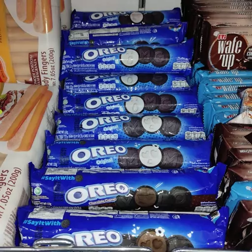 بیسکویت اوریو Oreo با کرم شکلاتی وزن 133 گرم در طعم های متفاوت