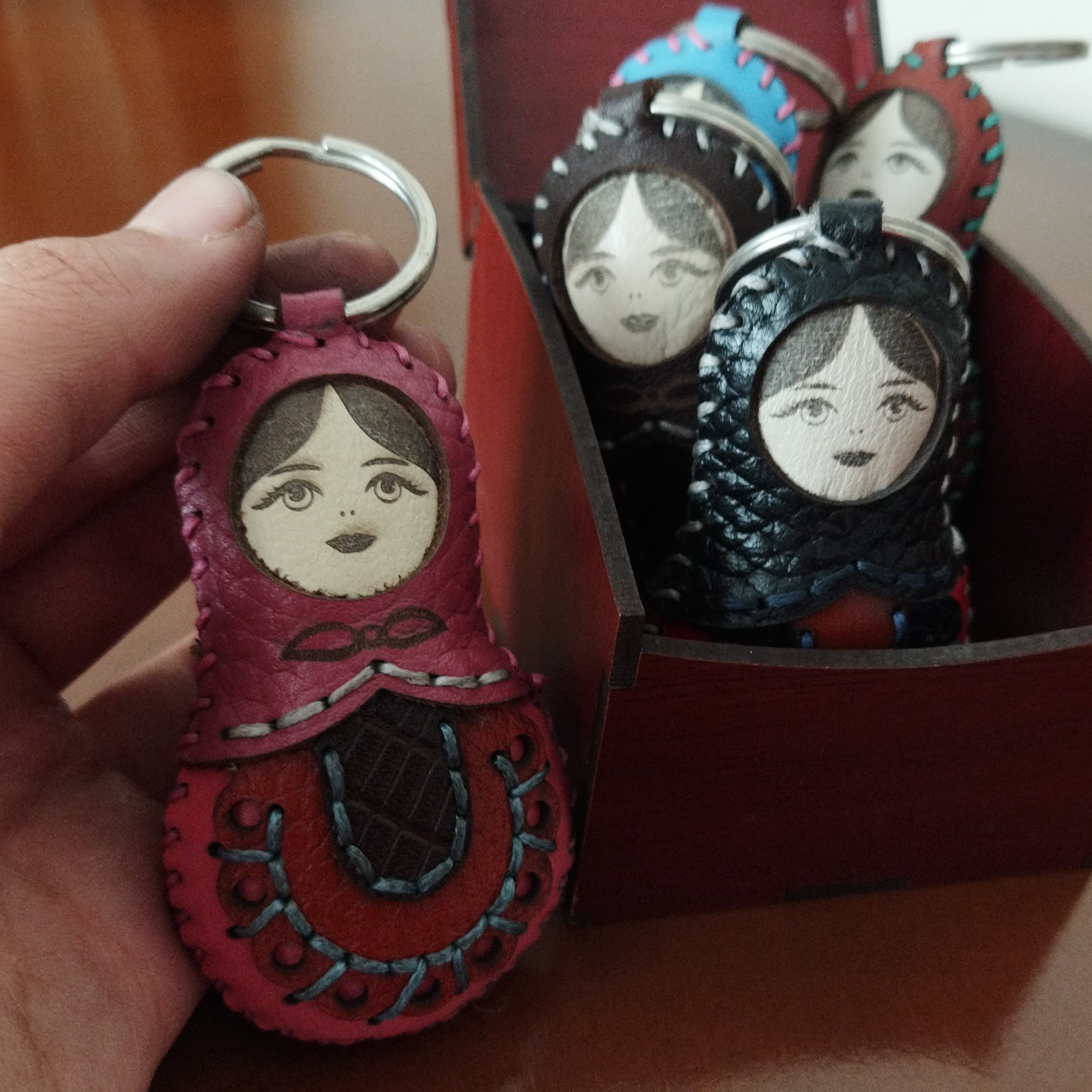 جاکلیدی چرمی خاتون ...هدیه برا تمام سنین دارای رنگ‌بندی چرم با کیفیت بزو گاوی 