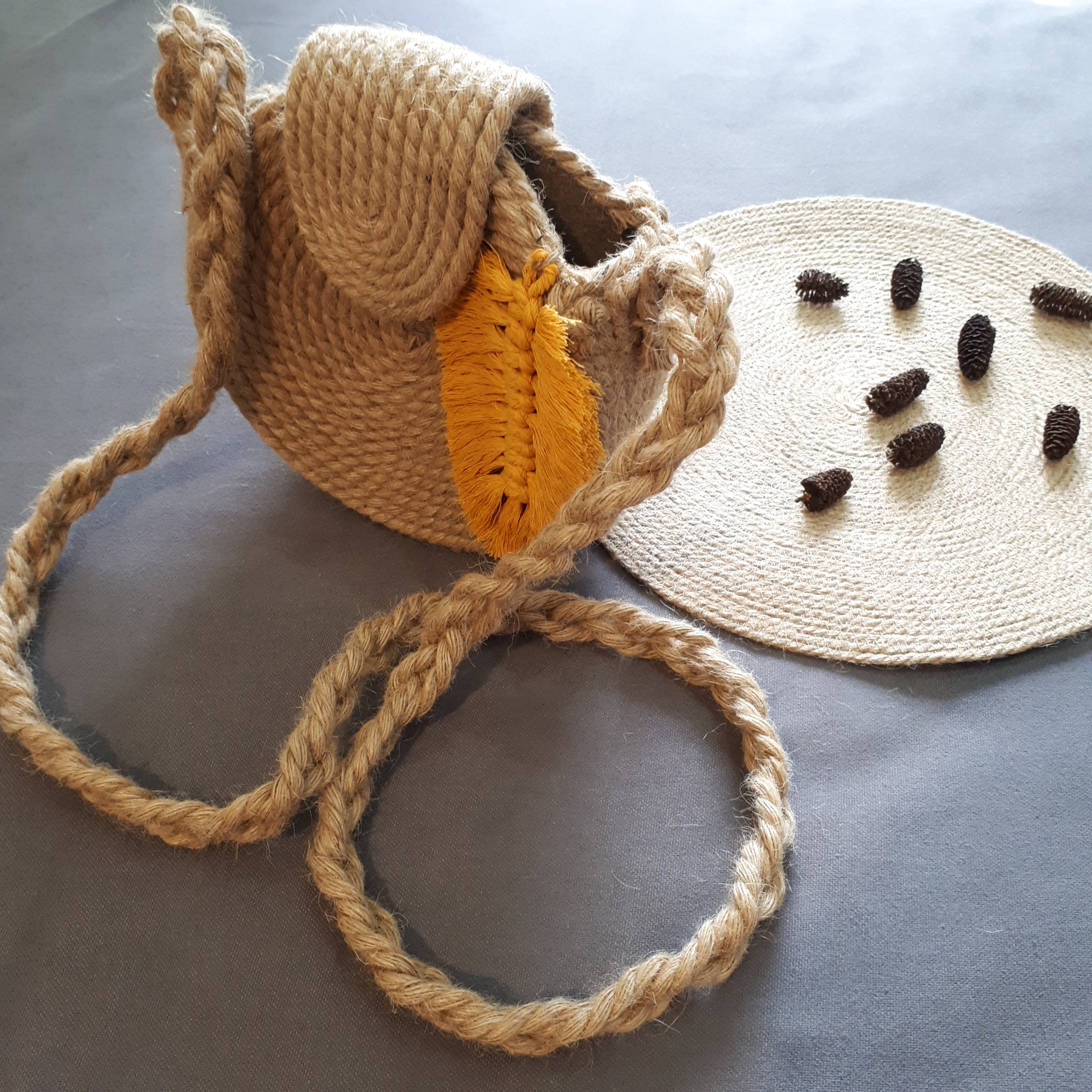 کیف کنفی تابستانی رنگ گرم سایز 22 بند گیس بافت برند رابو