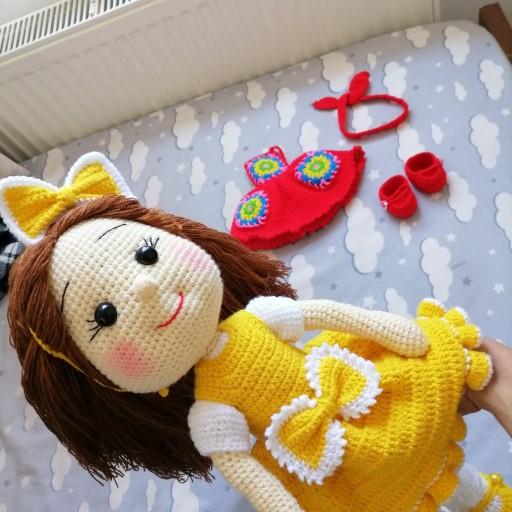 عروسک دختر بافتنی با لباس زرد _قد 45 س_مفتولگذاری شده_لباس قابل تعویض