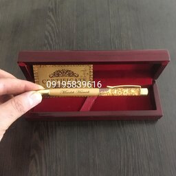 خودکار طلا  با حک اسم و جعبه چوبی ارجینال و شناسنامه 