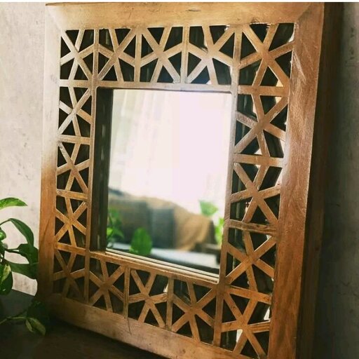 آینه دکوراتیو چوبی گره چینی شده چوب روس رنگ قهوه ای تیره پوشش سیلر کیلر