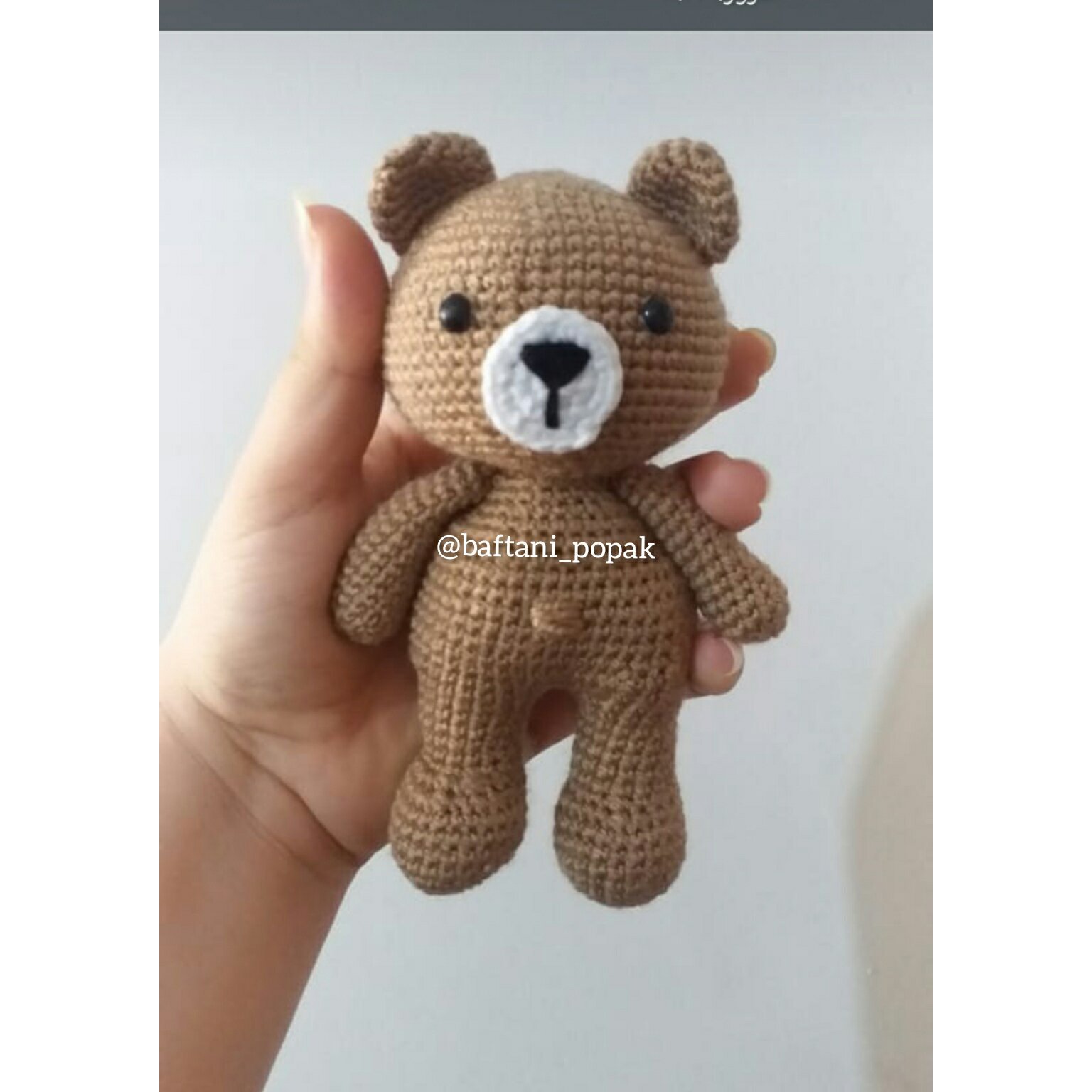 خرس بامزه بافتنی درغرفه بافتنی پونه..دررنگ دلخواهتون.قد15سانت