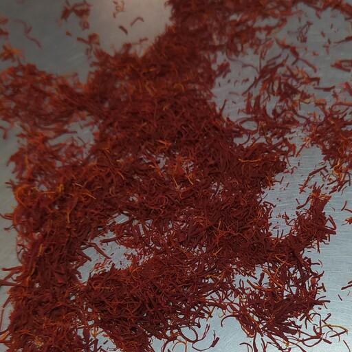 نرمه زعفران  عالی وبا کیفیت  وعیار بالا مورد استفاده در آشپز خانه ها و رستوران ها