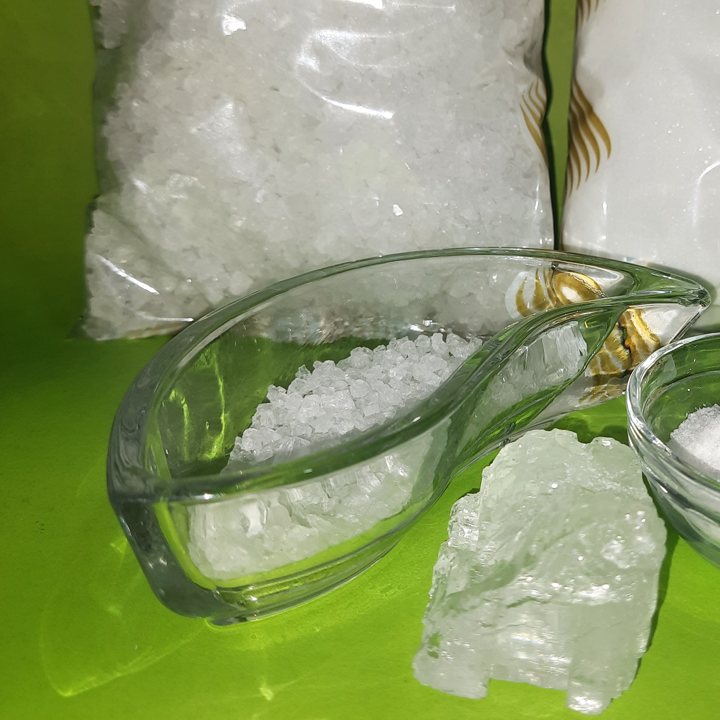 دلنمک گرانول هشتصد گرمی