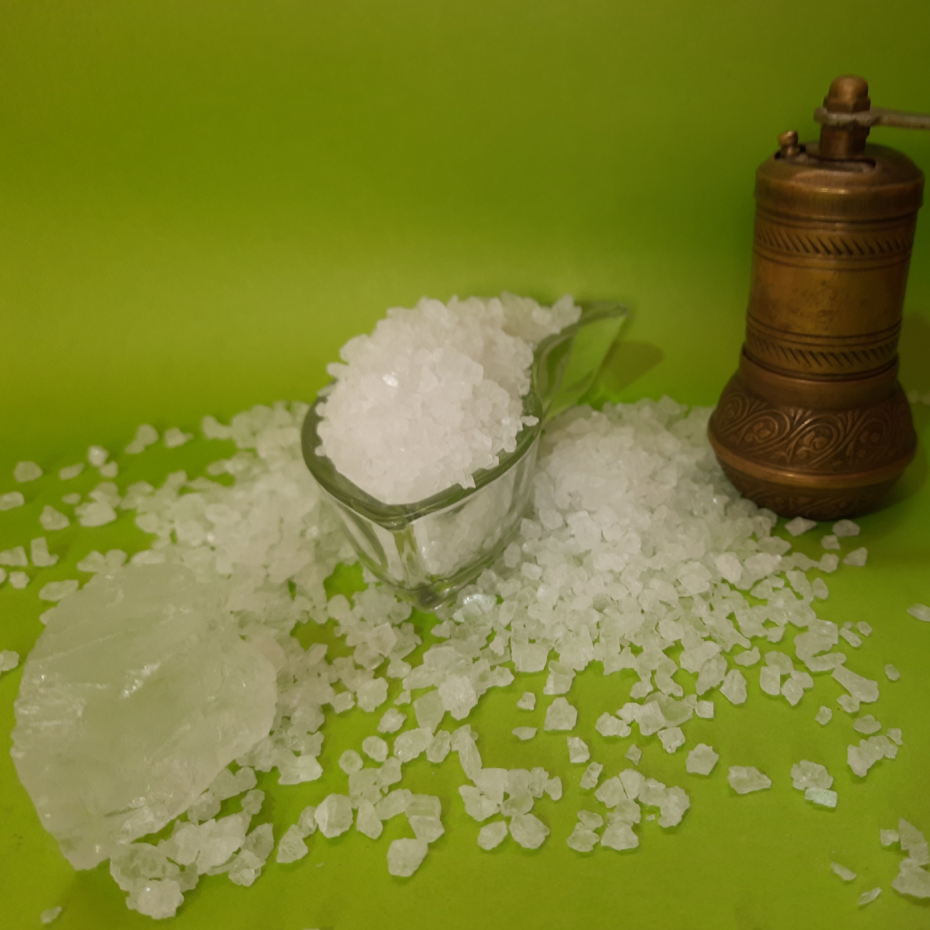 دلنمک گرانول هشتصد گرمی