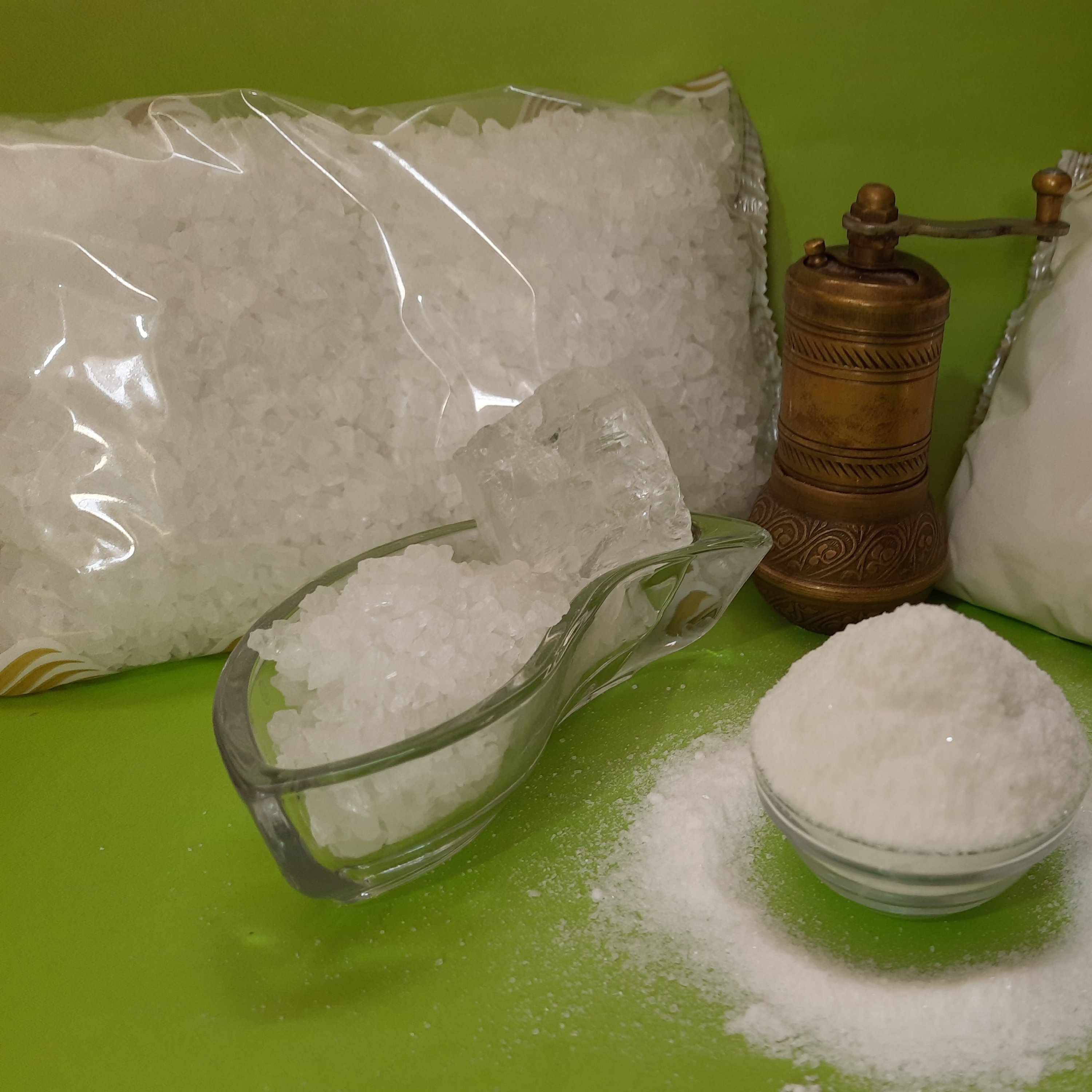 دلنمک گرانول هشتصد گرمی