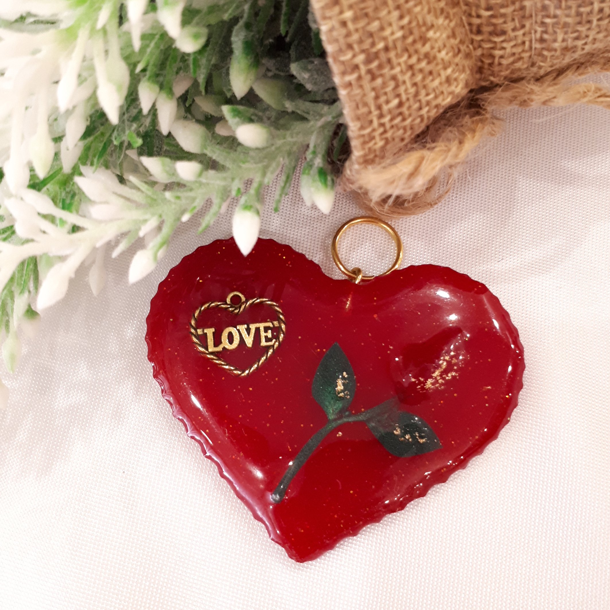 گیفت عروسی و یادگاری به شکل قلب دستساز خانگی