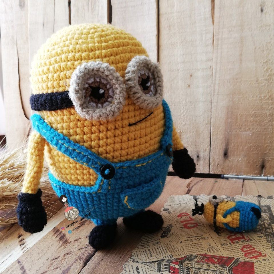 شخصیت کارتونی مینیون چاق بافتنی رقص قلاب