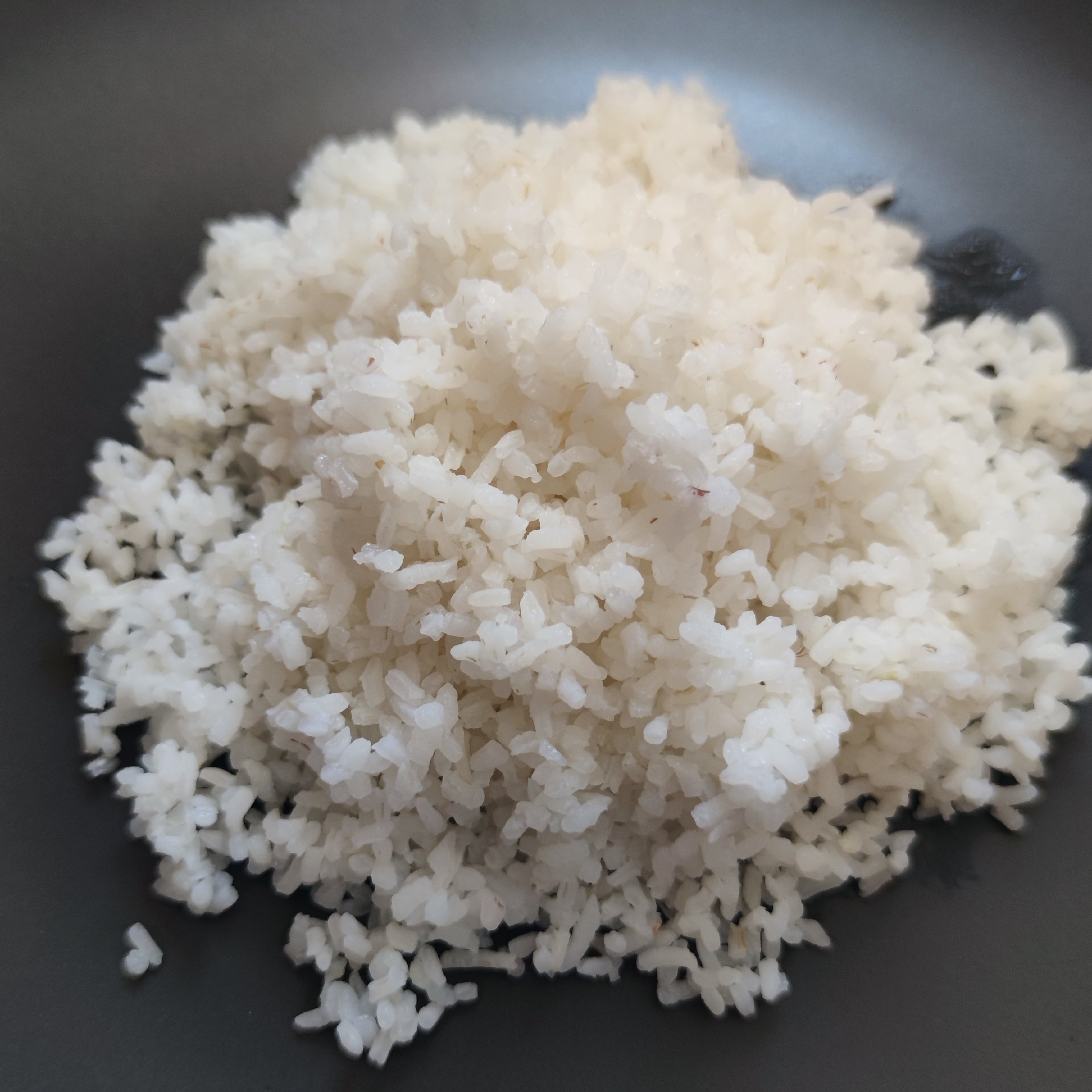 برنج نیم دانه هاشمی گیلان نمونه 1 کیلویی