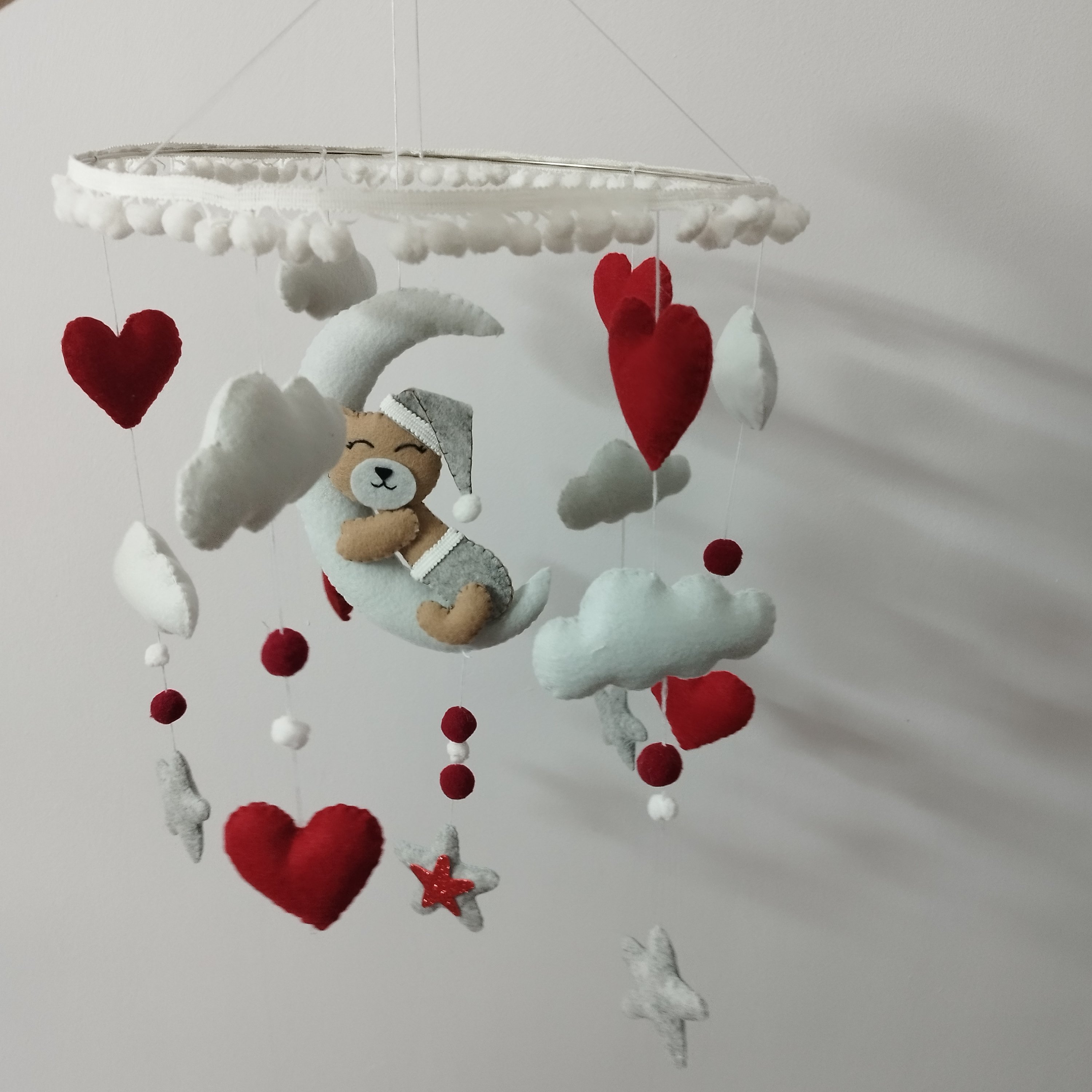 آویز نمدی تخت یا سقف اتاق کودک دست دوز مدل خرس خوابالو