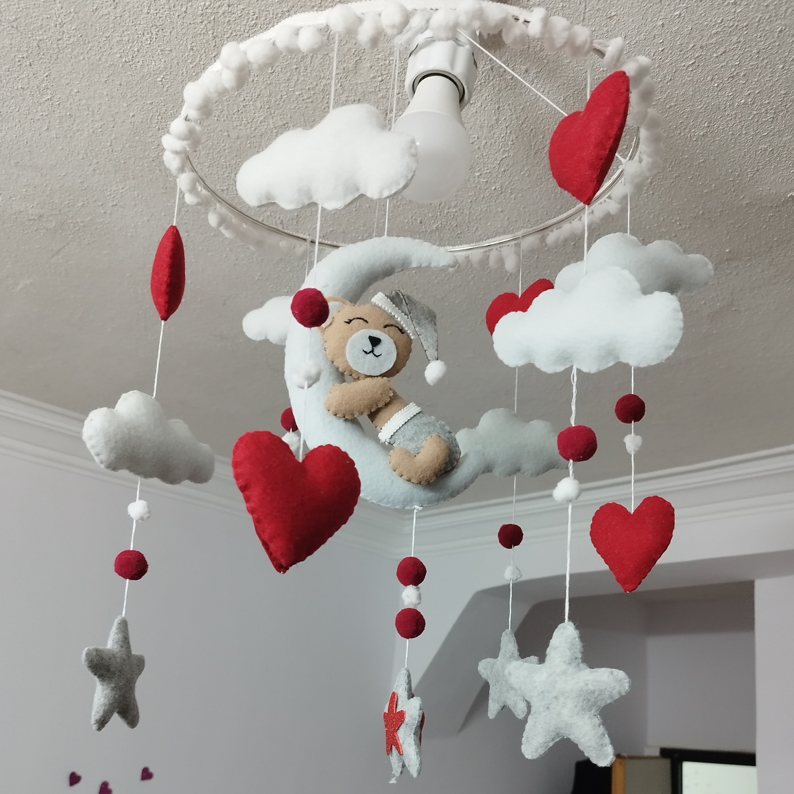 آویز نمدی تخت یا سقف اتاق کودک دست دوز مدل خرس خوابالو