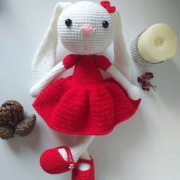 عروسک بافتنی خرگوش دختر زیبا   غرفه عروسک بافتنی ریحانه