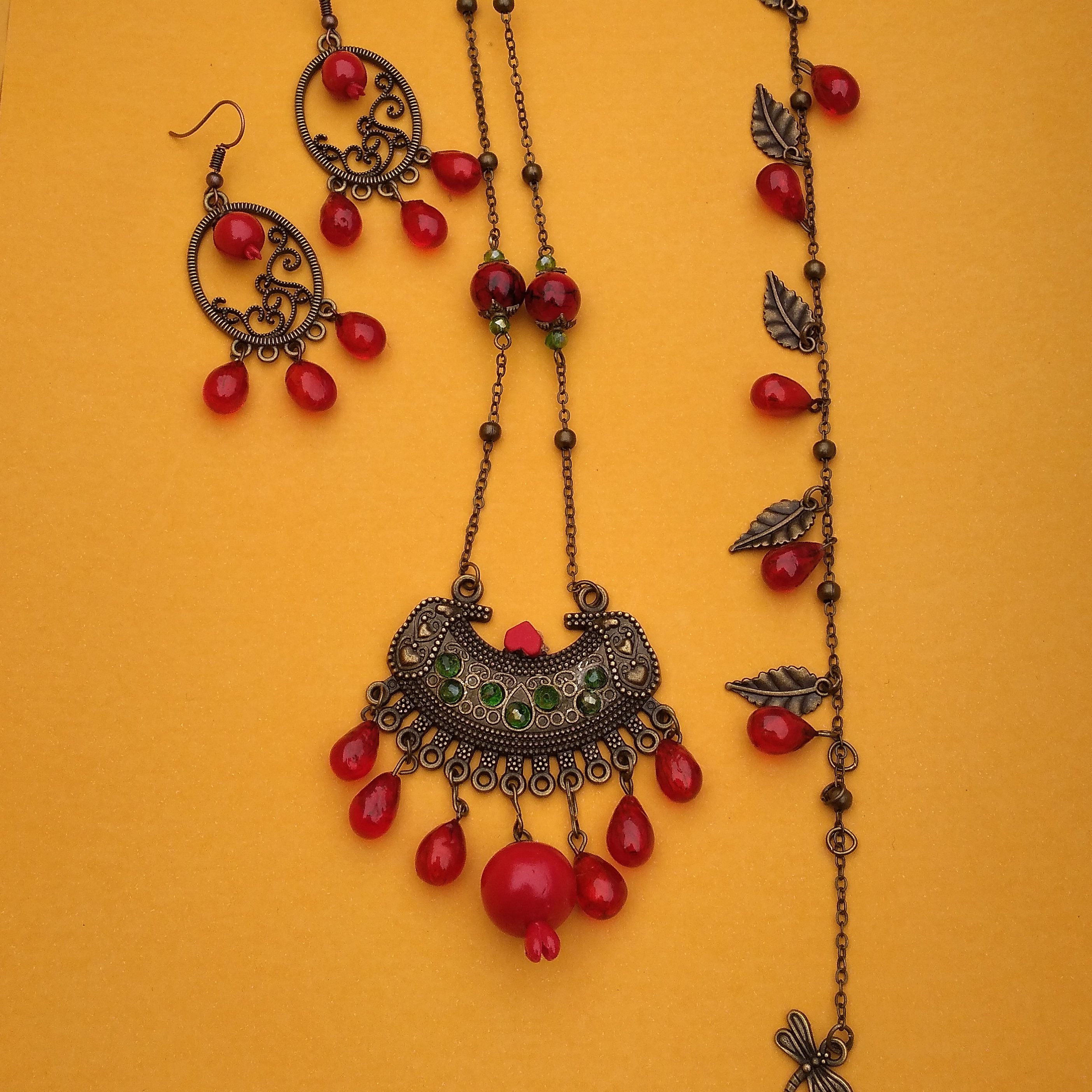 گردنبند اناری ویژه یلدا