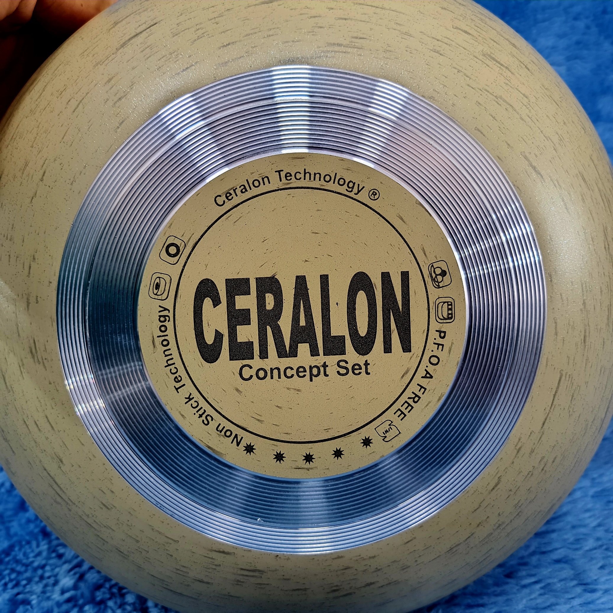 تابه ووک سایز 24 لاوان مدل سرالون کرم با ارسال رایگان