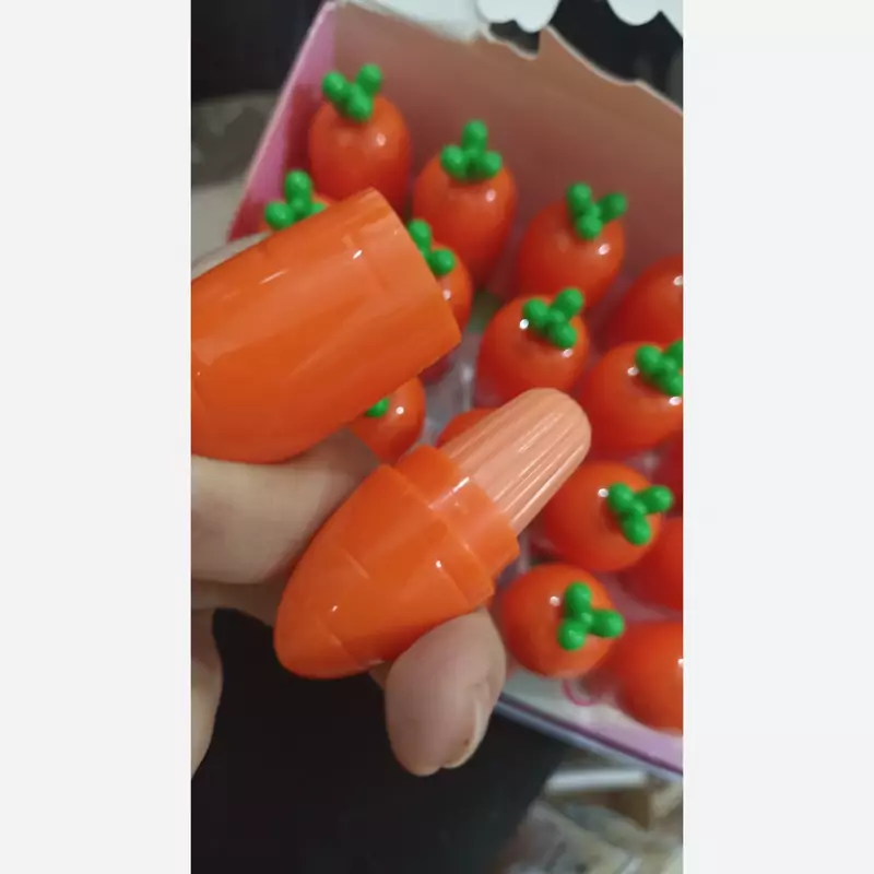 بالم لب هویج چرب لب نرم کننده لب رفع پوسته پوسته و ترک لب هویجی بالم لب نارنجی بالم لب گوگولی ویتامین لب ویتامینه لب