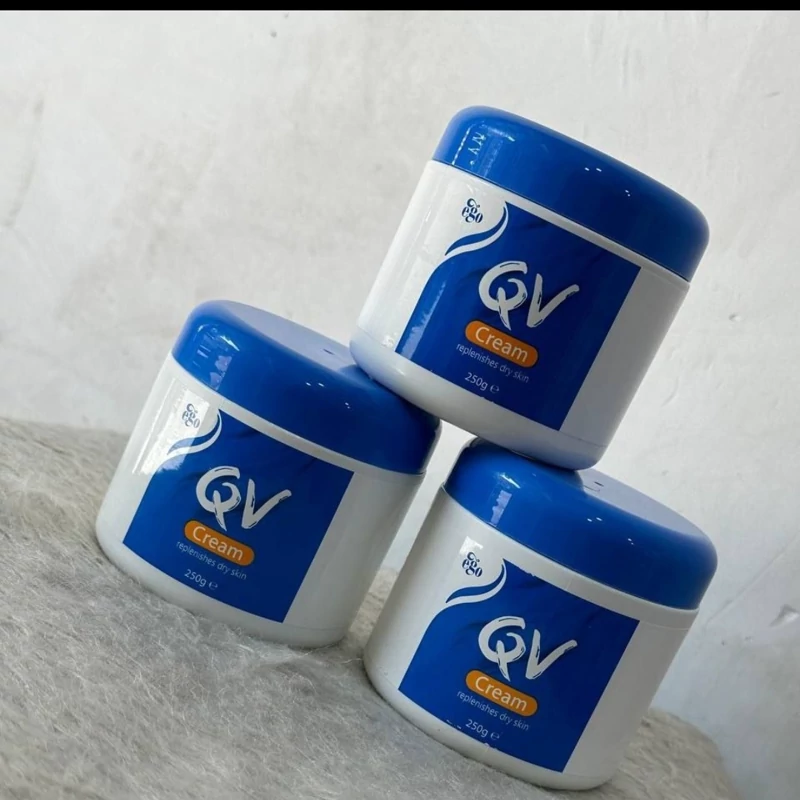کرم مرطوب کننده کیو وی کرم qv کاسه ای کیو وی 250گرم کرم QV