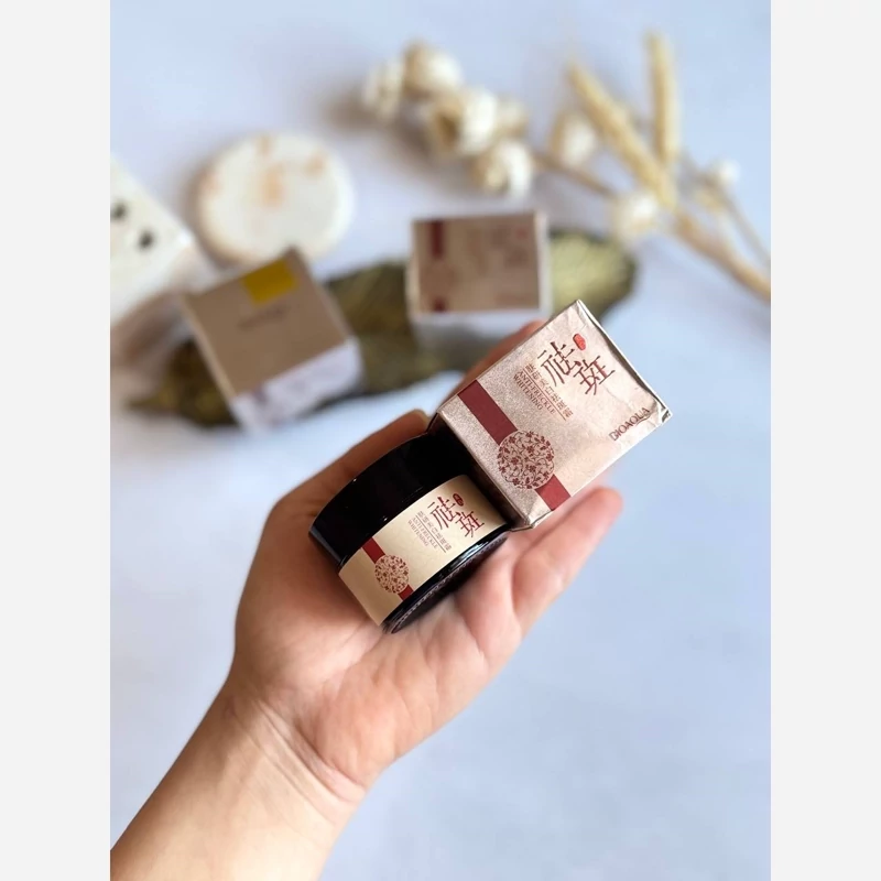 کرم ضد لک وروشن کننده بیواکوا (پس کرایه)