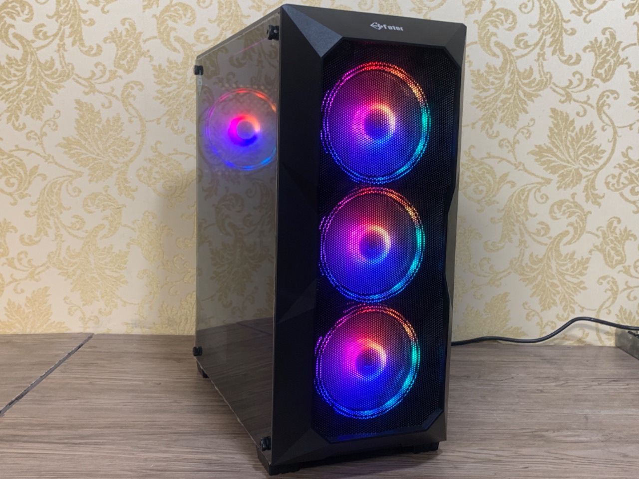 کیس4460 RGB COR I5 گیمینگ کد T5 همراه با بازی های سنگین گرافیک 8 گیگDDR5 رم32 گیگ SSD 256 هارد 2ترابایت