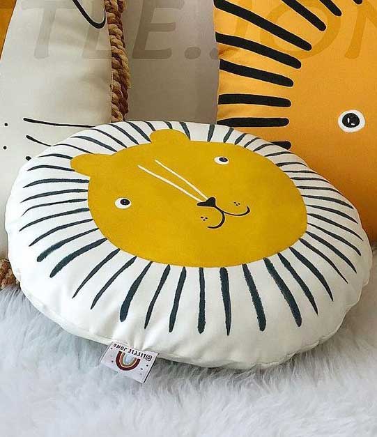 کوسن گرد شیر