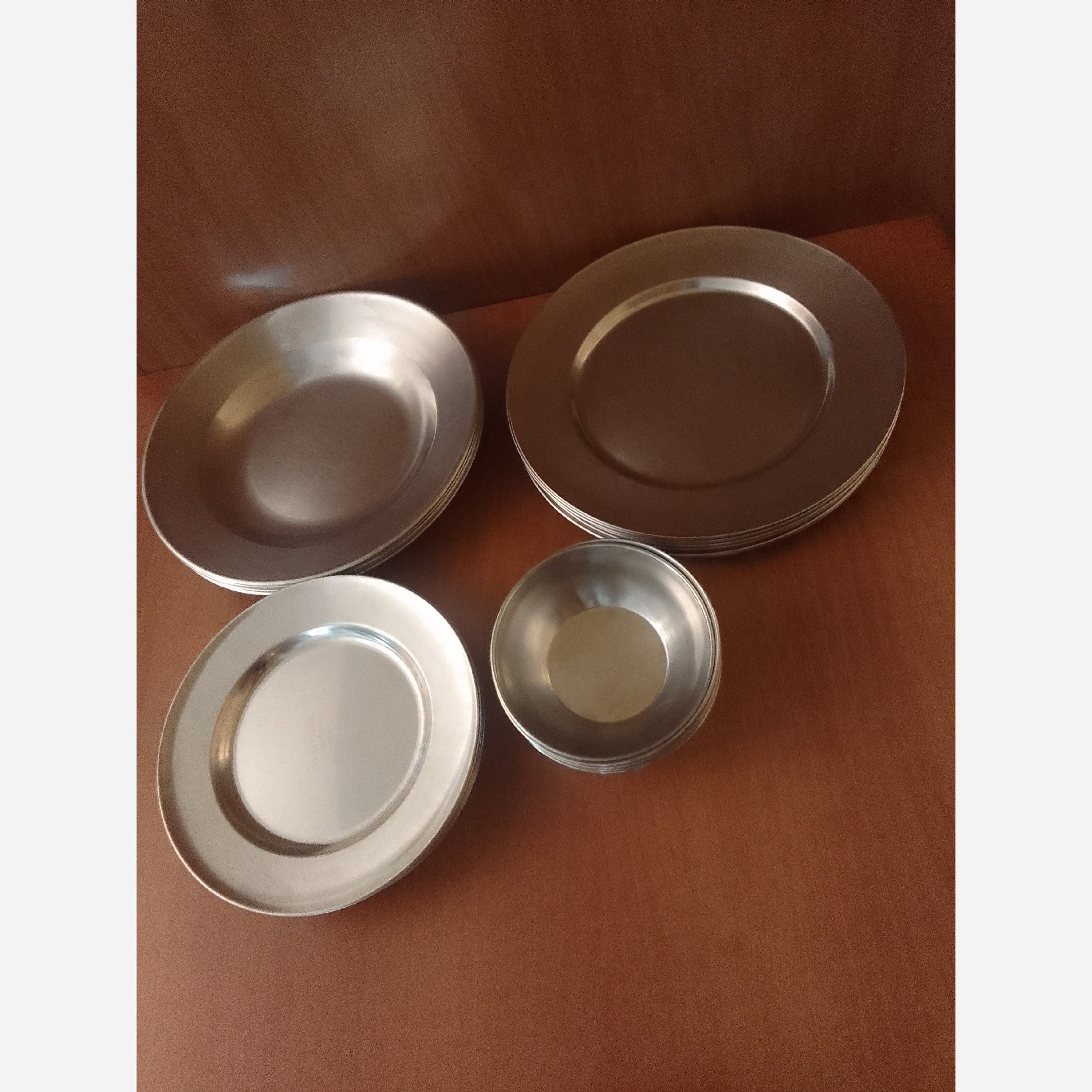 سرویس ظرف استیل اصل بشقاب پیش دستی کاسه پیاله خورشت خوری پلو خوری