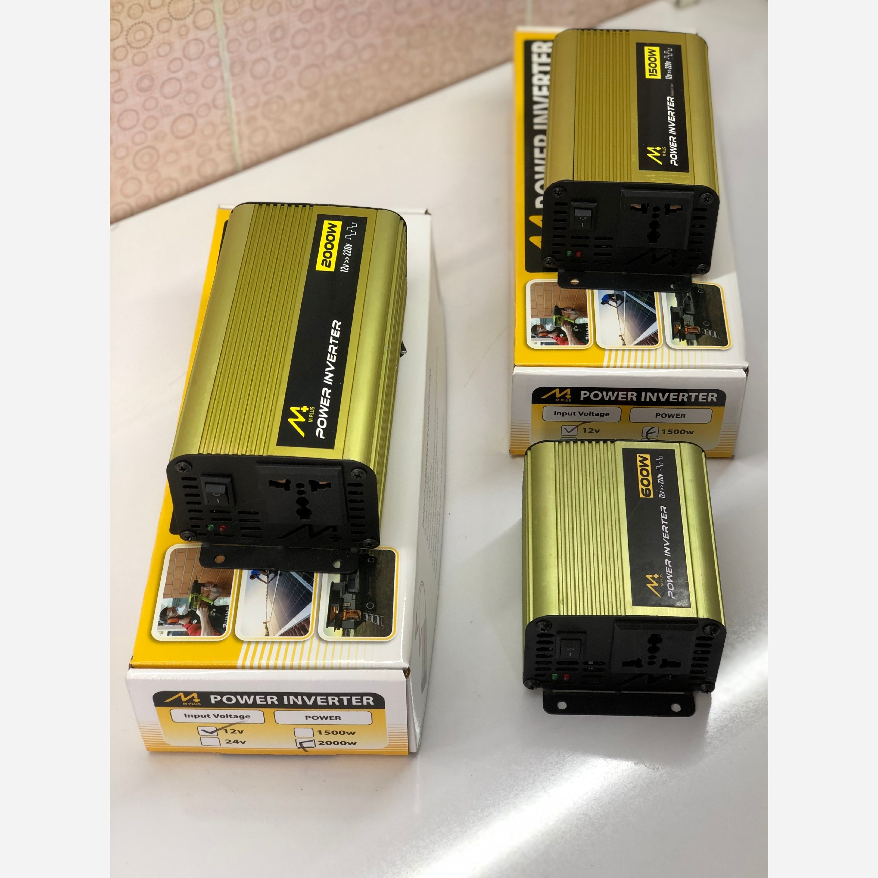 اینورتر برق ،عمده ( مبدل برق خودرو و سیستم خورشیدی ) 2000w mplus (کارتن 6 عددی )