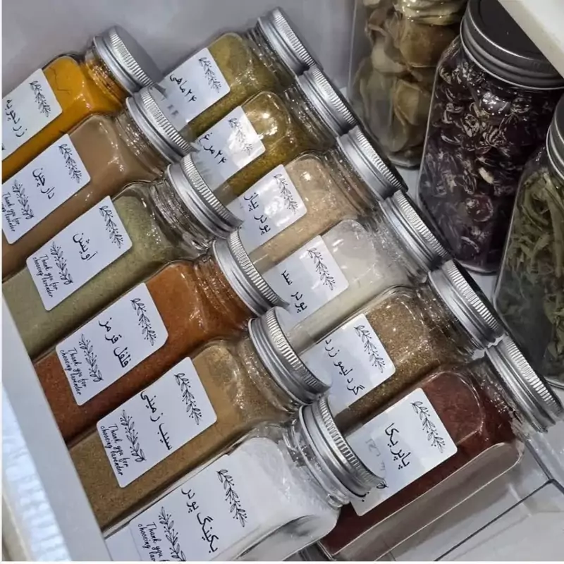 پک 12 عددی ادویه همراه با شیشه ادویه مکارتی 12سانت ودو عدد استند و سر نمکپاش و لیبل