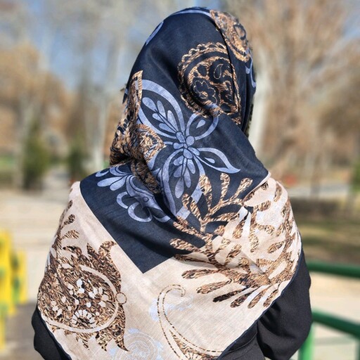 روسری نخی زمینه مشکی زیبا و شیک با طرح بته جقه، قواره بزرگ، سبک و خنک