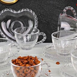 استکان نعلبکی قهوه خوری طرح قلب. محصول کشور ترکیه . پک شامل یک عدد استکان و یک عدد نعلبکی  میباشد.